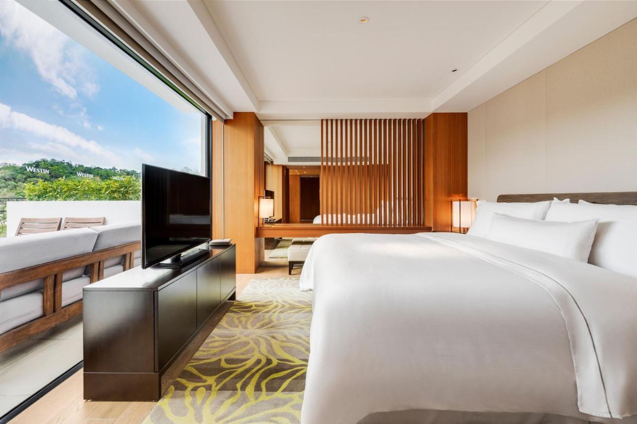 The Westin Tashee Resort, Taoyuan Daxi Exteriör bild A bedroom at the hotel