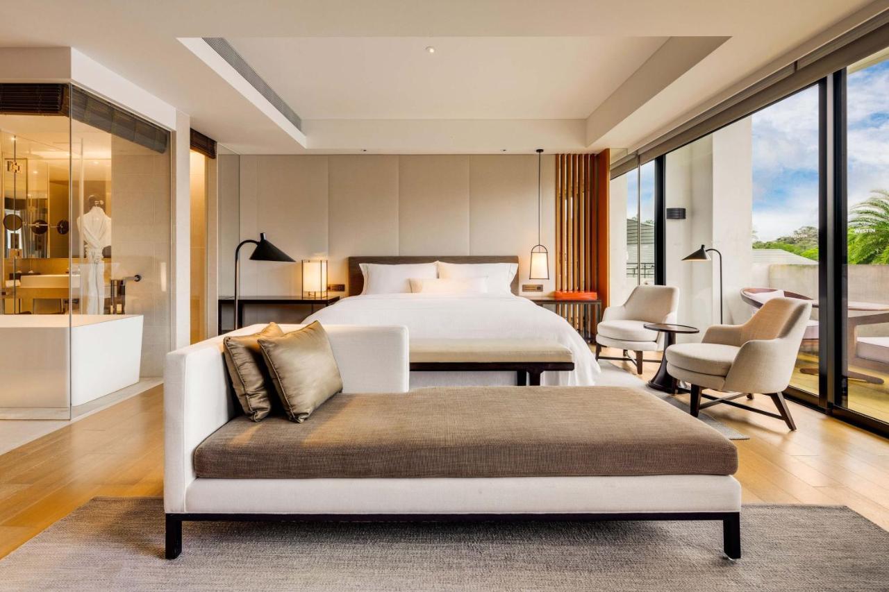 The Westin Tashee Resort, Taoyuan Daxi Exteriör bild A bedroom at The Hari