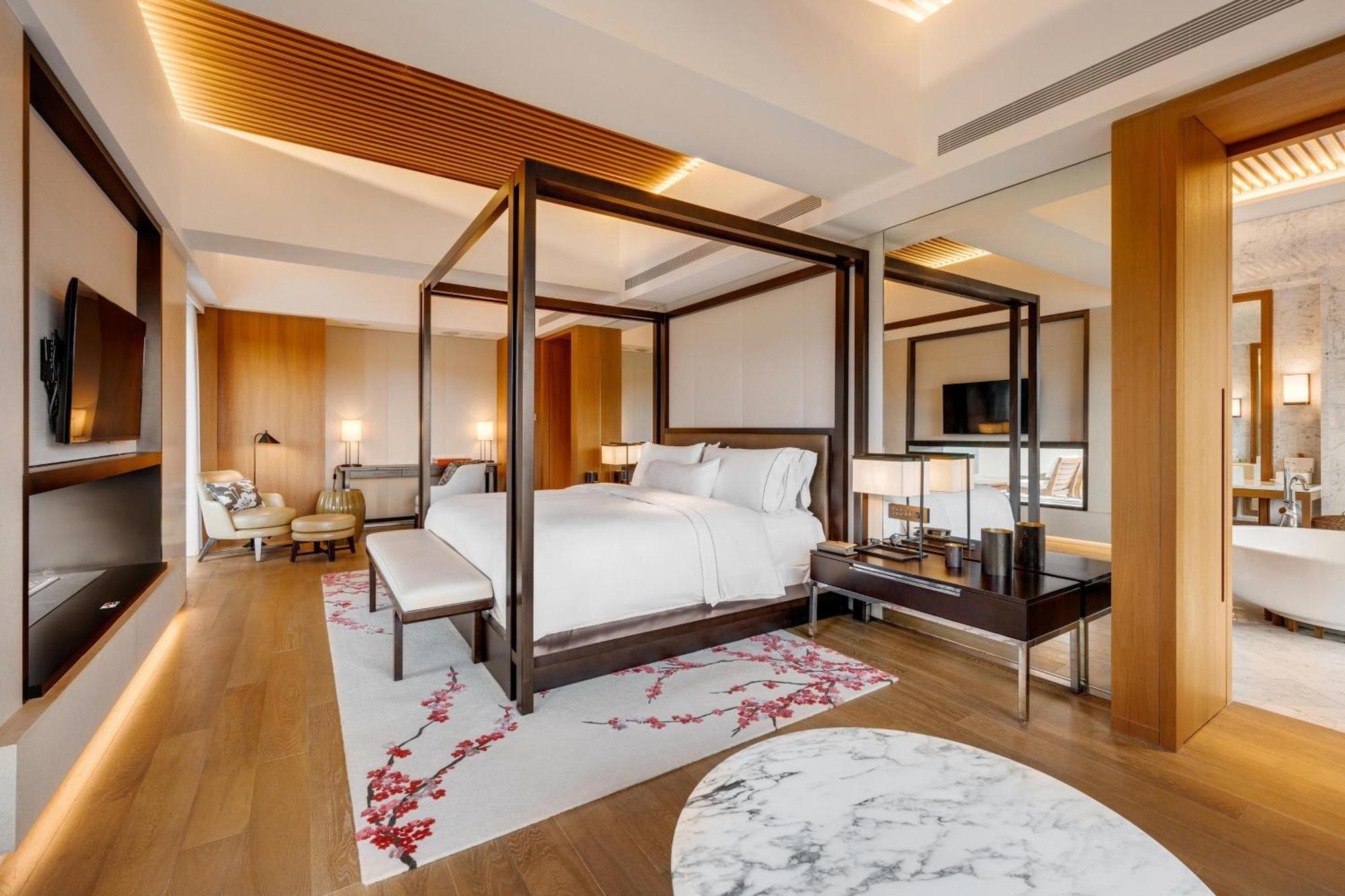 The Westin Tashee Resort, Taoyuan Daxi Exteriör bild A bedroom at The Hari